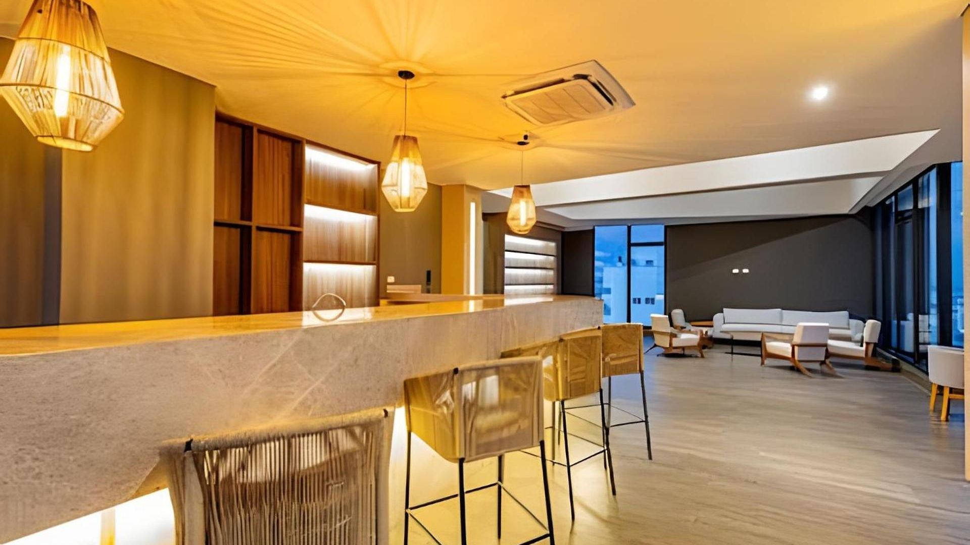 Apartamento New Panoramic View, Infinite Pool/historic Center *