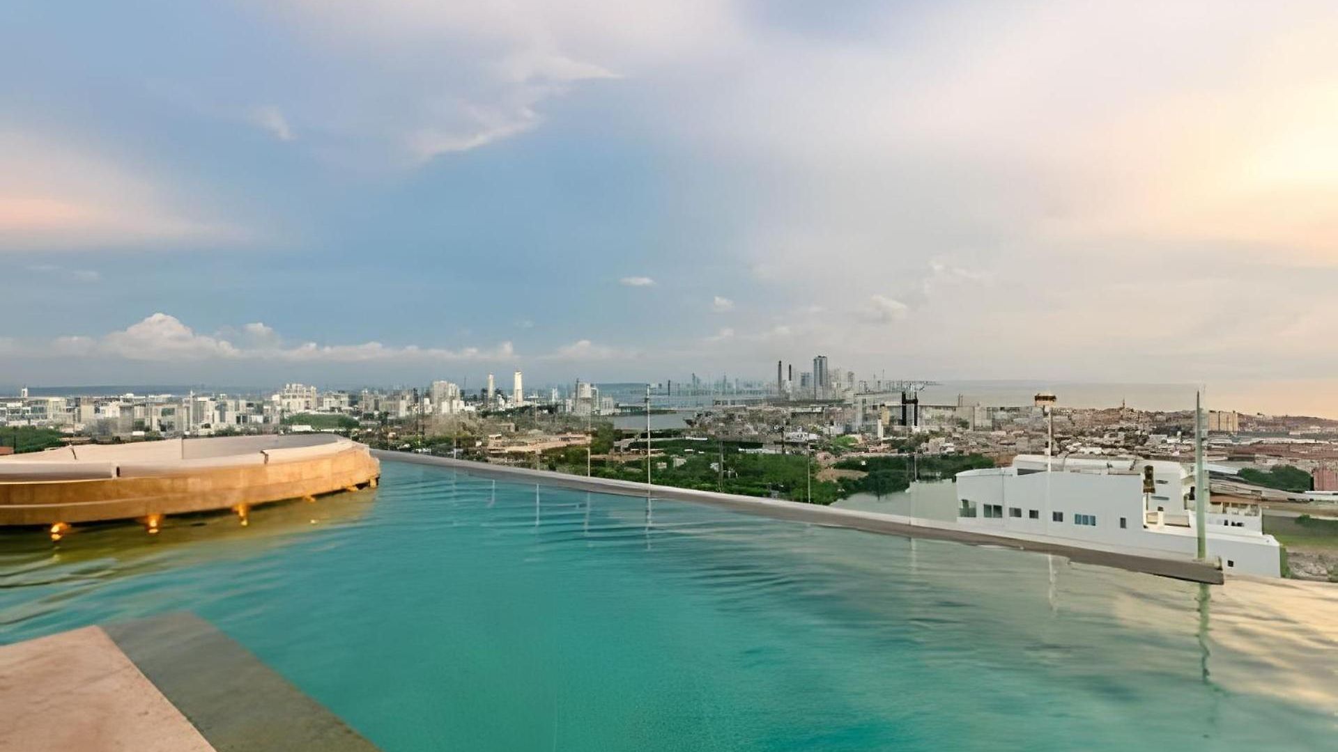 Apartamento New Panoramic View, Infinite Pool/historic Center *
