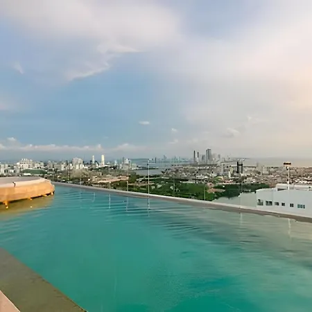 Apartamento New Panoramic View, Infinite Pool/historic Center *