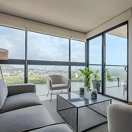 Apartamento New Panoramic View, Infinite Pool/historic Center